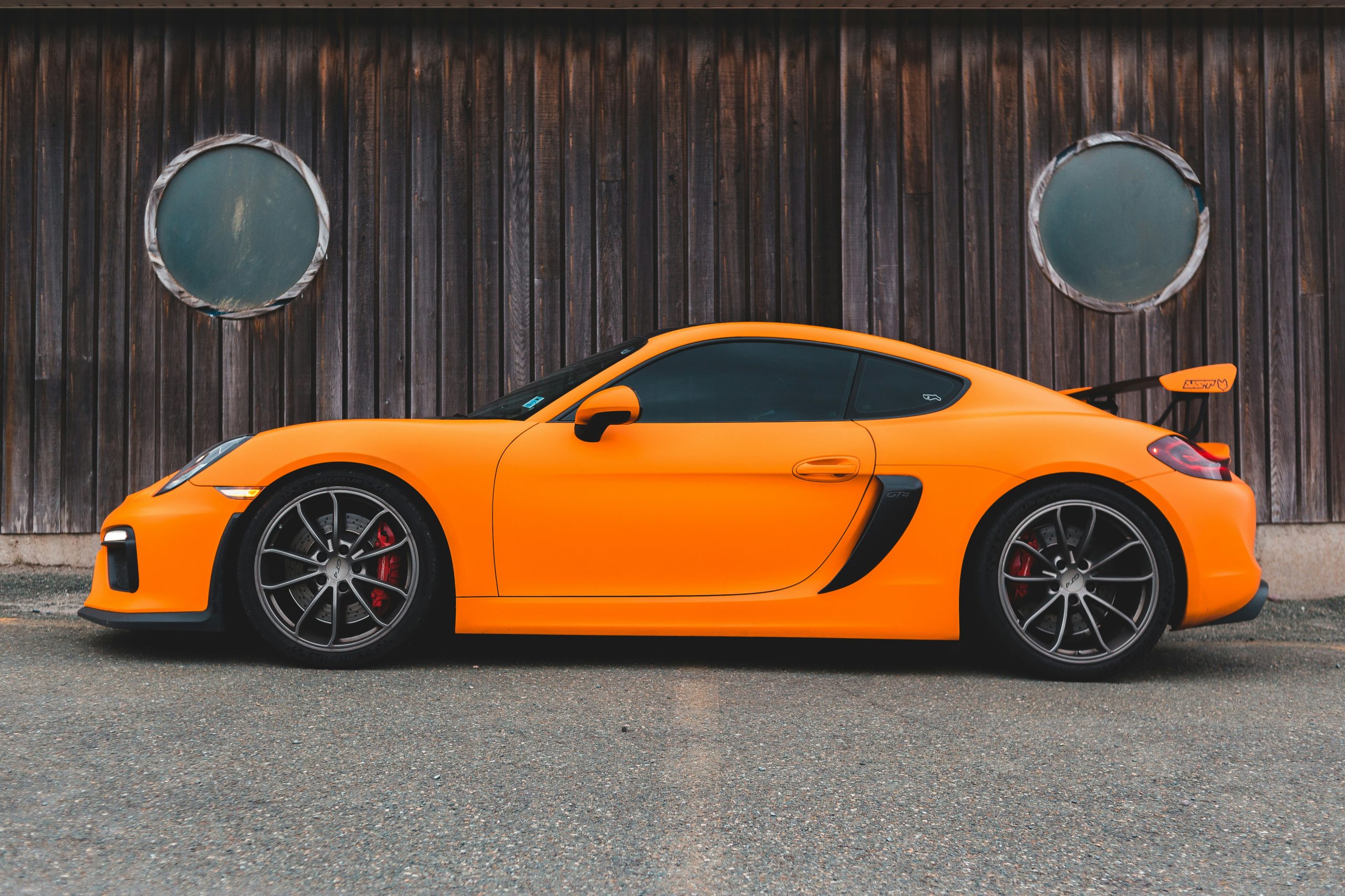 What Advantages Do Sports Car Rentals Offer in Dubai?